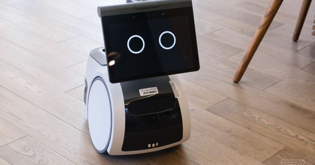 Robot Amazona Astro został zauważony na wolności… przynoszący ludziom piwo