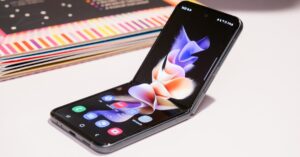MediaMarkt: Samsung Galaxy Z Flip 3 5G prawie za darmo w najwyższej cenie