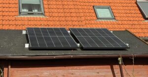 Elektrownia balkonowa: kiedy mini system solarny jest dla Ciebie naprawdę tego wart