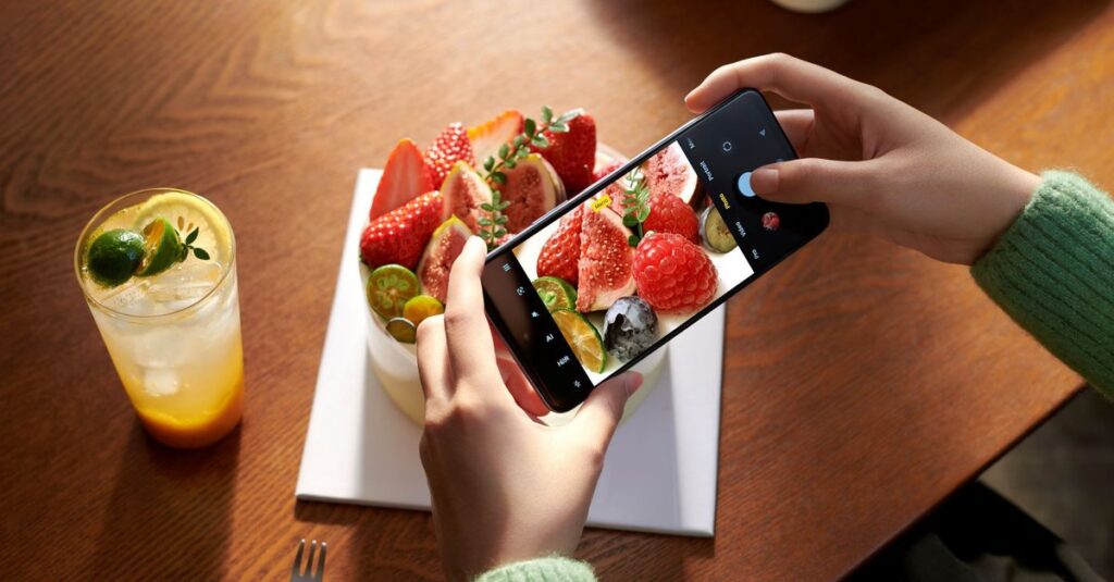 MediaMarkt Tarifwelt: Topowy smartfon od Xiaomi z przydatnym prezentem w niskiej cenie