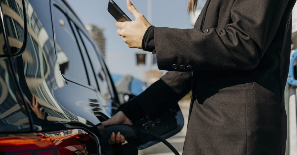 Dla kierowców e-samochodów: te 9 aplikacji sprawia, że ​​przejażdżki stają się przeżyciem