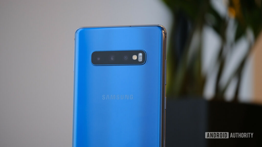 Seria Galaxy S10 otrzyma łatkę z czerwca 2022, ponieważ Samsung nie może przestać, nie przestanie