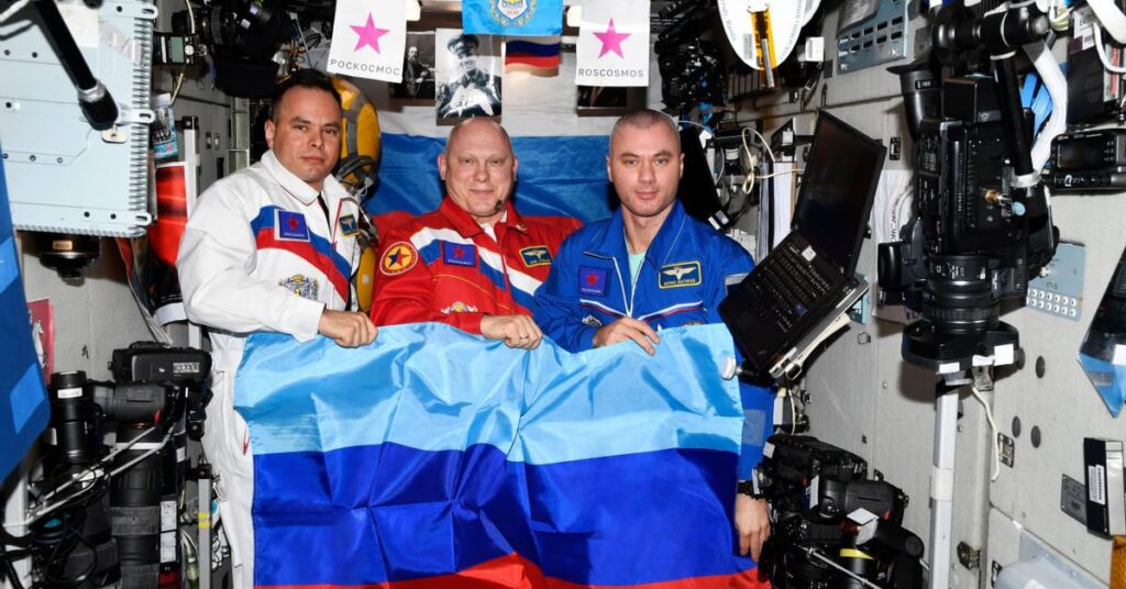 NASA potępia rosyjskich kosmonautów prezentujących antyukraińską propagandę w kosmosie