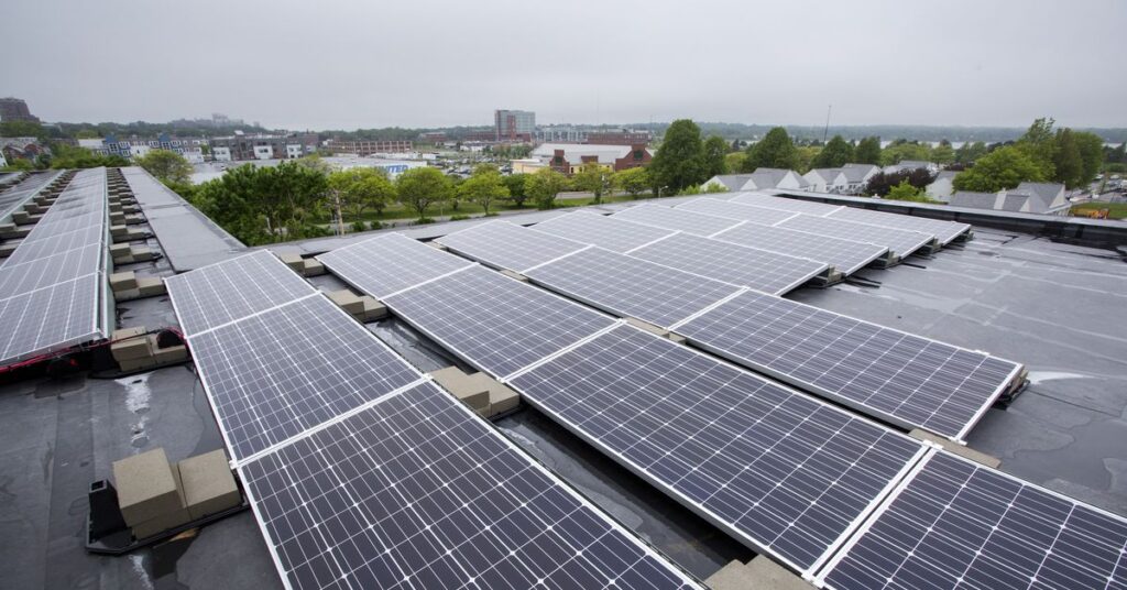 Nowy plan Joe Bidena: energia słoneczna dla wszystkich, nie tylko dla bogatych