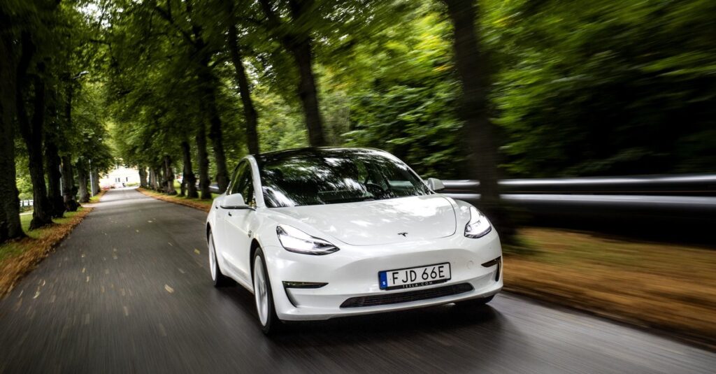 Subskrypcja samochodu elektrycznego: Tesla Model 3 w najlepszej cenie