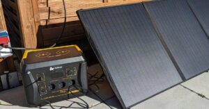 AlphaESS BlackBee1000 w teście: Ten generator słoneczny ma kilka asów w rękawie
