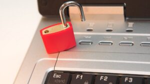 Czy ktoś korzysta z mojego WiFi?  Jak się dowiedzieć (przez router lub aplikację)