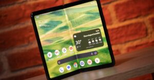 Recenzja Google Pixel Fold: Niezupełnie płaska, ale dość droga