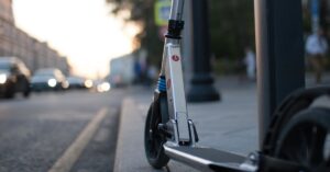 Prawo jazdy na rowery elektryczne i hulajnogi elektryczne: Niemcy mogą się tu jeszcze czegoś nauczyć