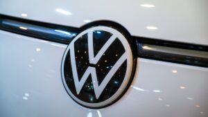 Od stażysty do dyrektora generalnego: ile tak naprawdę zarabiają pracownicy VW?