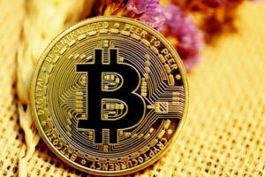 Bitcoin Mining: Jak to działa i nadal tego warte?