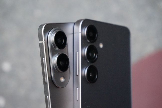 Samsung Galaxy S25 Edge vs. S25 plus apartamenty aparatu z tyłu