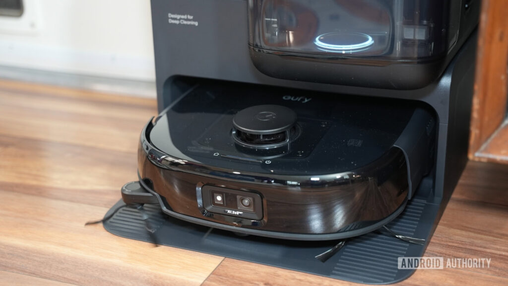 Eufy Omni E28 to przydatna próżnia robota 2 w 1 i głęboko czyszczniejsza