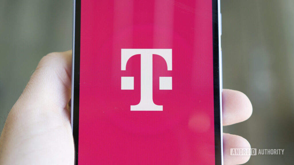T-Mobile rujnuje prawie wszystkie swoje plany nowymi podatkami i opłatami