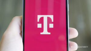 T-Mobile rujnuje prawie wszystkie swoje plany nowymi podatkami i opłatami